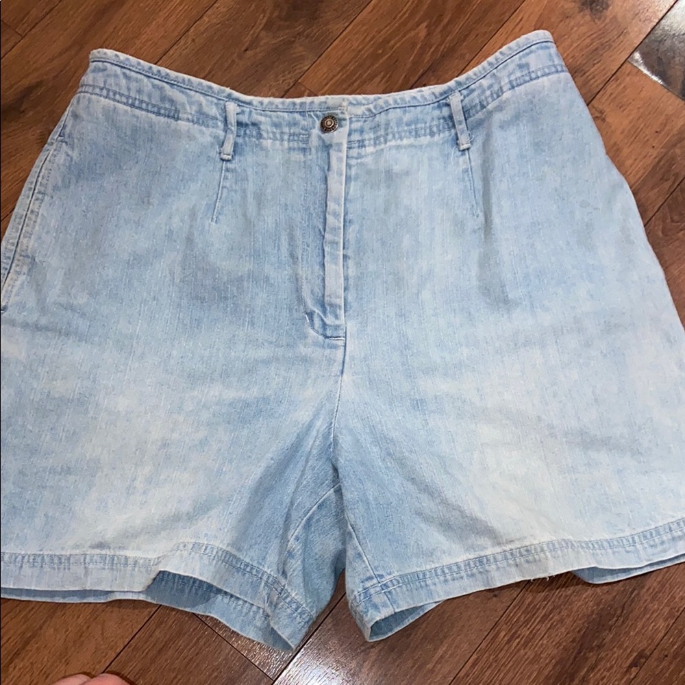 VINTAGE Anne Klein Light Blue Denim Shorts